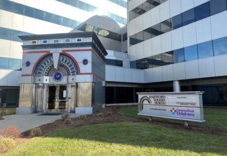 Exterior view of 10 Columbus Blvd in Hartford